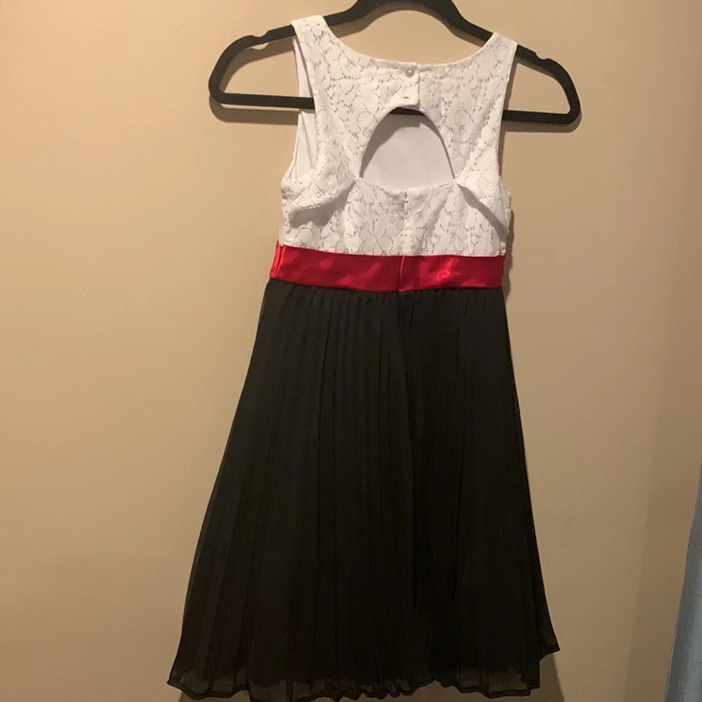 Emily West elegant girls dress - Picture 7 of 8